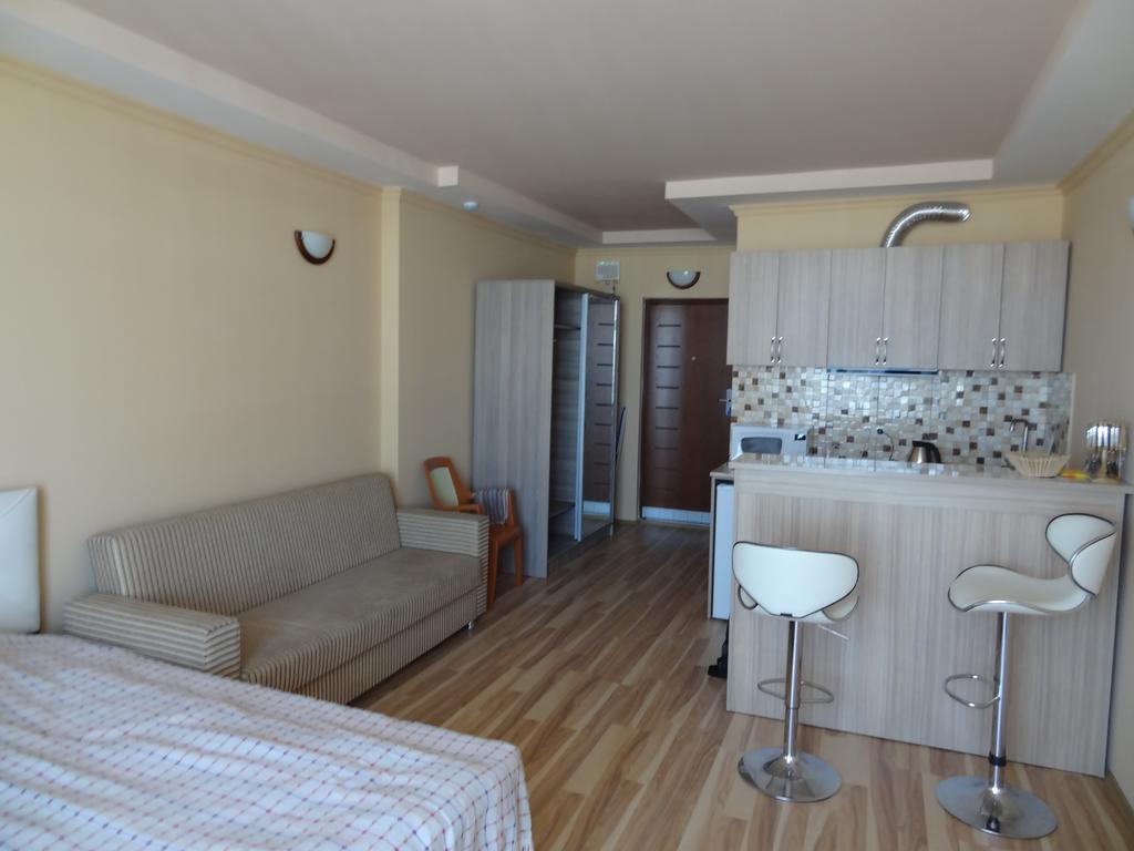 Apartment On Khimshiashvili Batoemi Buitenkant foto