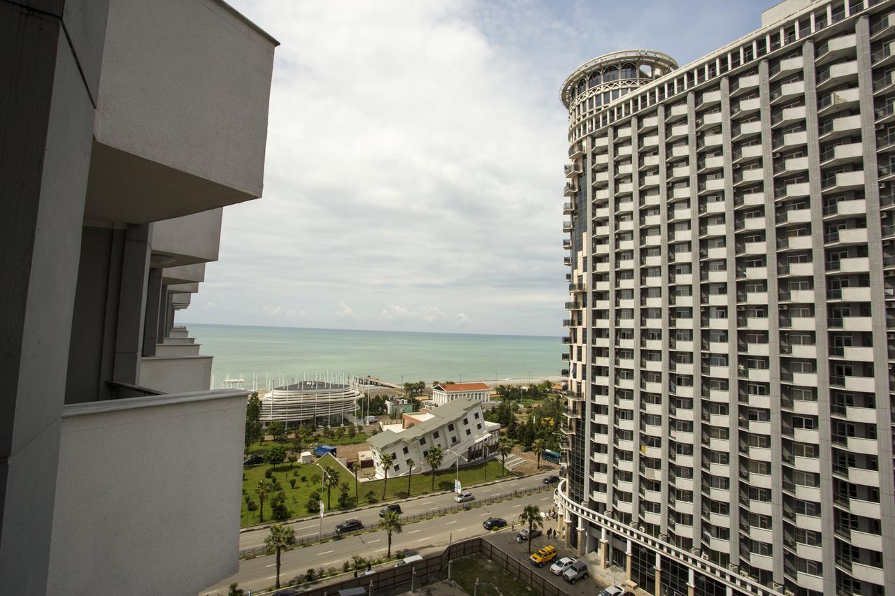 Apartment On Khimshiashvili Batoemi Buitenkant foto