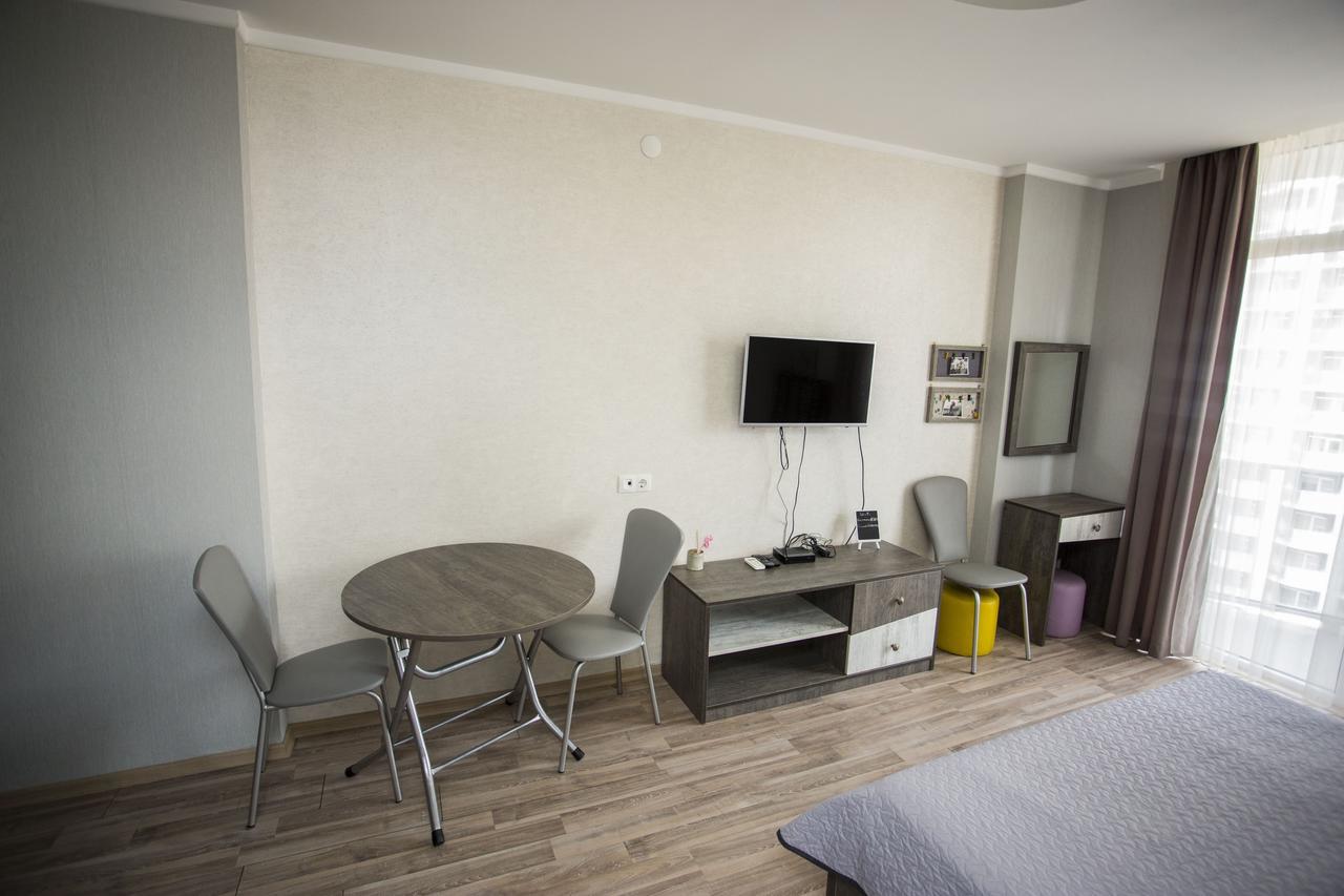 Apartment On Khimshiashvili Batoemi Buitenkant foto
